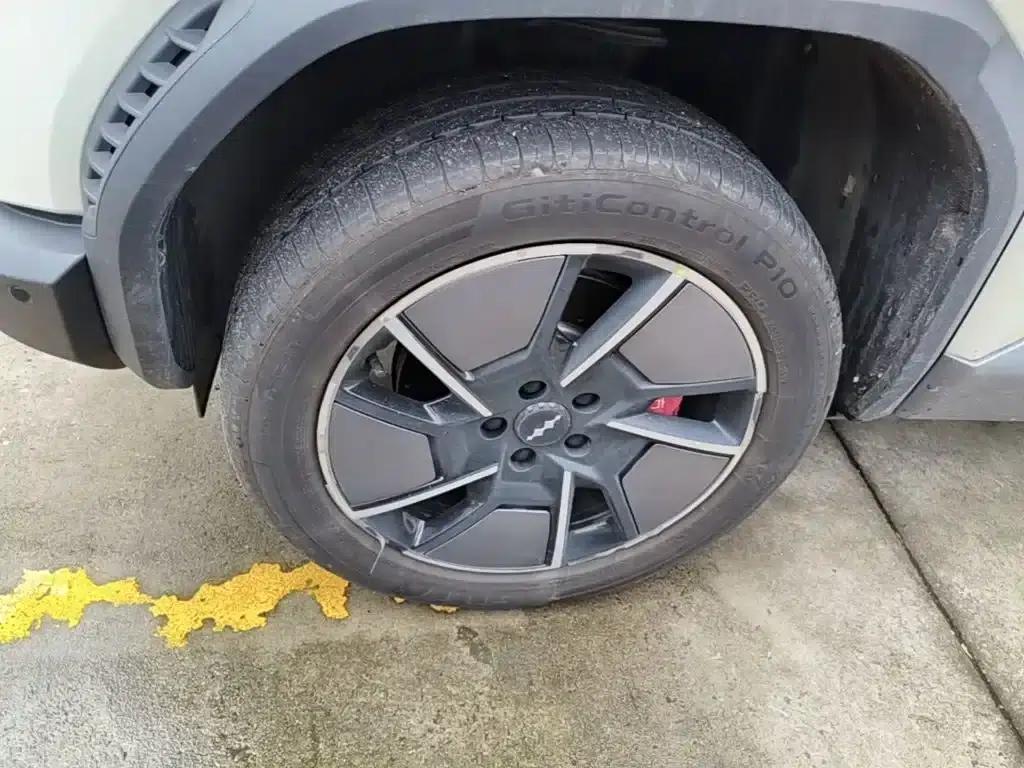 Titanium 3 2025 Model 501KM AWD Ultra Edition — миниатюра 23