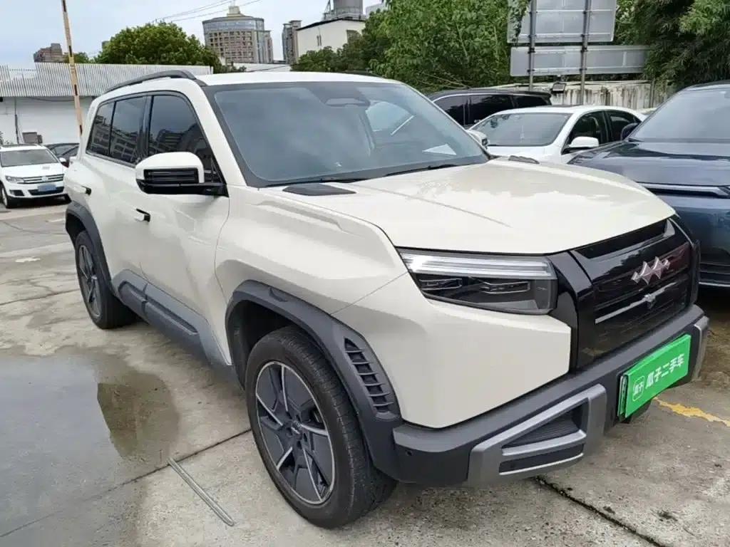 Titanium 3 2025 Model 501KM AWD Ultra Edition — миниатюра 4