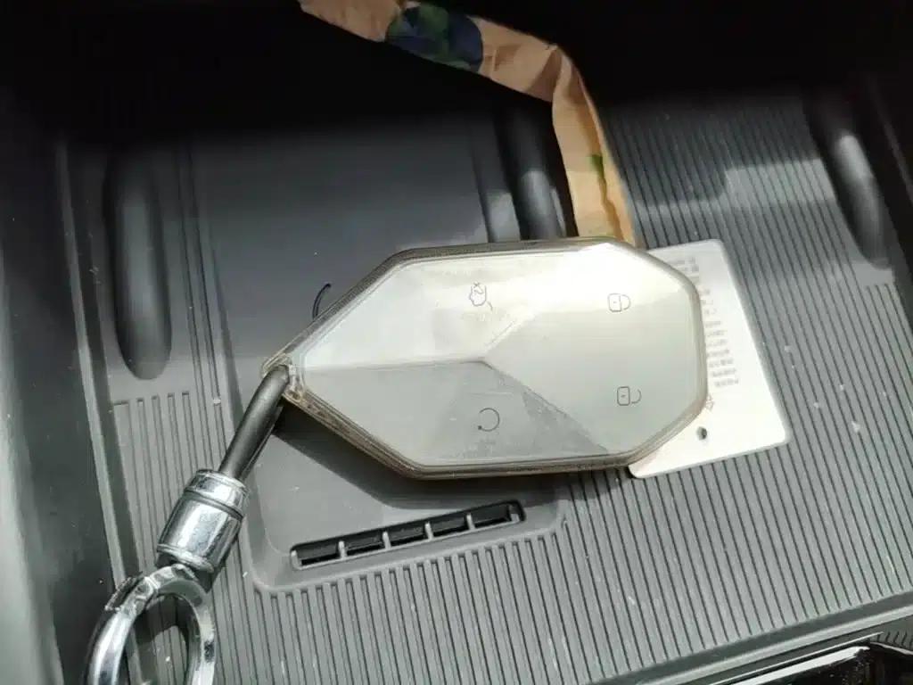 Titanium 3 2025 Model 501KM AWD Ultra Edition — миниатюра 9
