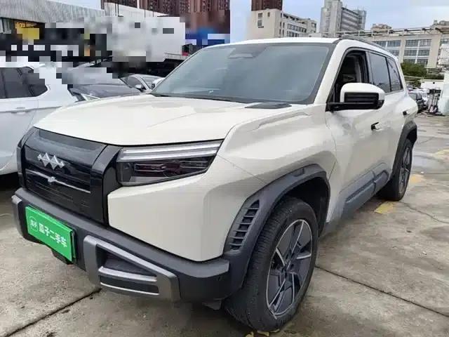 Titanium 3 2025 Model 501KM AWD Ultra Edition