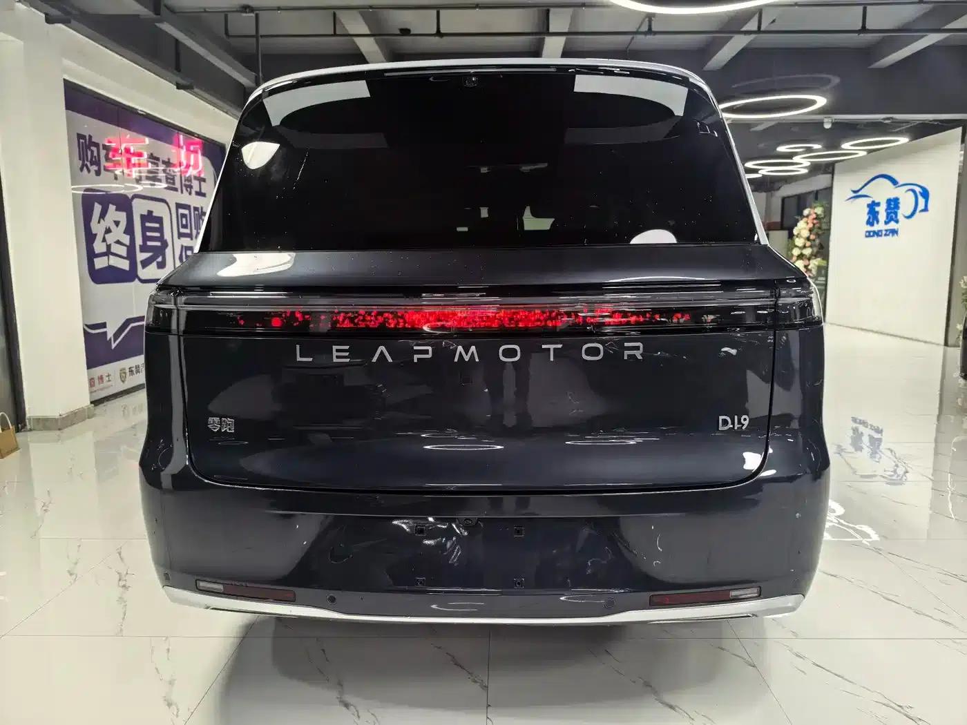 Leapmotor D19 2026 Range Extended 500 Smart Edition (7-seater) — миниатюра 5