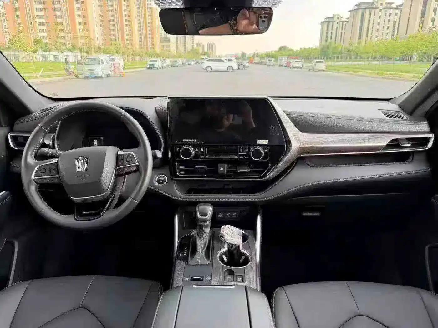 Crown Land Cruiser 2024 2.5L HEV 4WD Premium Edition — миниатюра 5