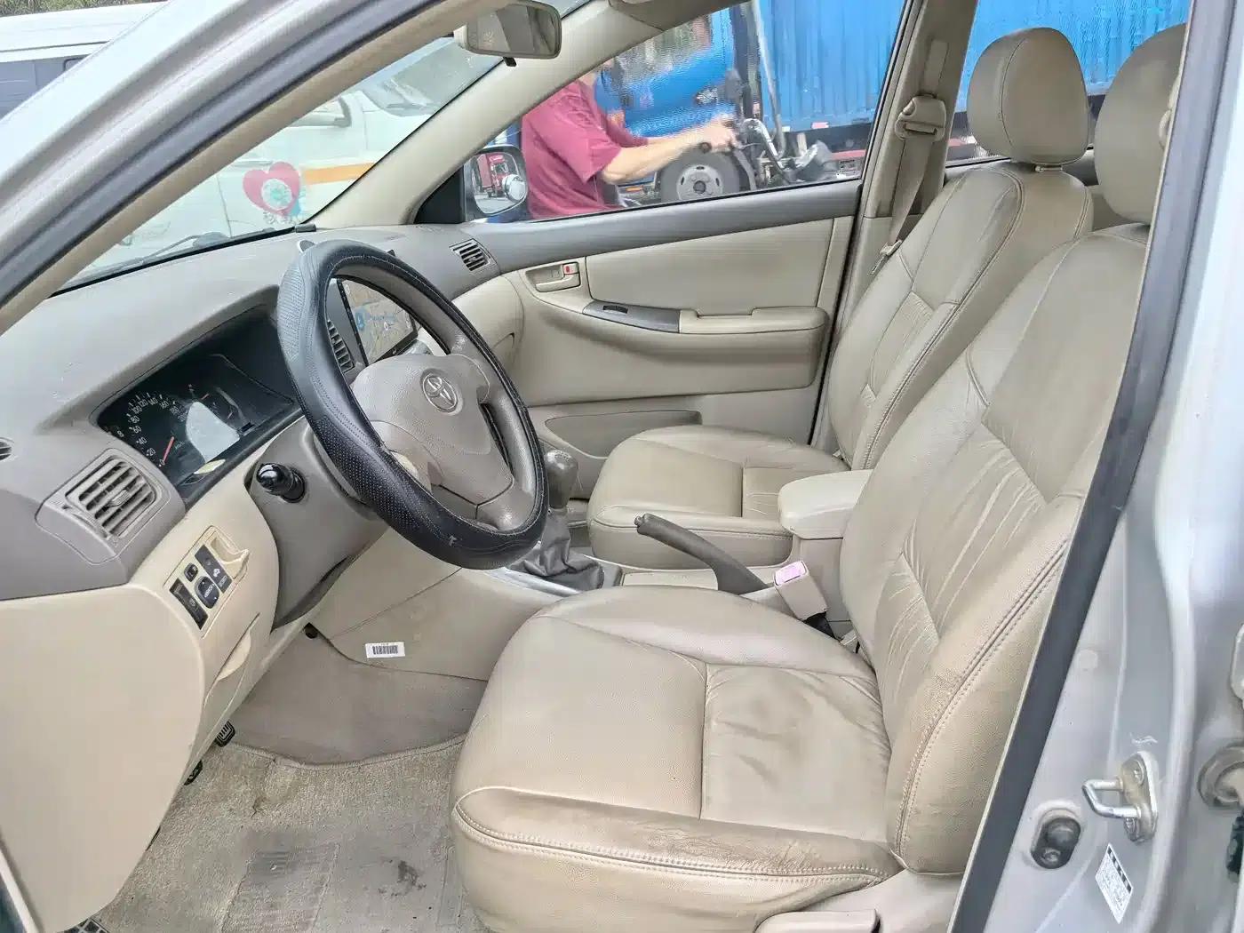 Corolla 2009 1.6L Manual Special Edition — миниатюра 9