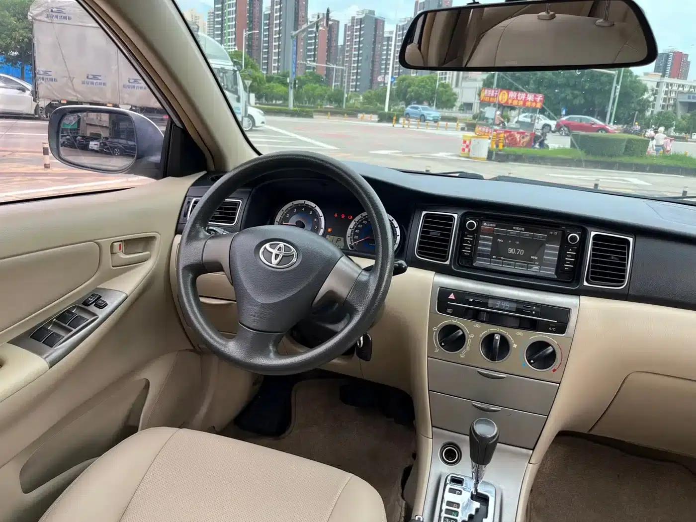 Corolla 2013 1.6L Automatic Premium Edition — миниатюра 11