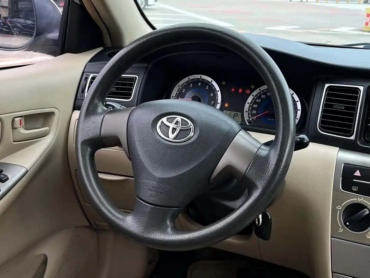 Corolla 2013 1.6L Automatic Premium Edition — миниатюра 12
