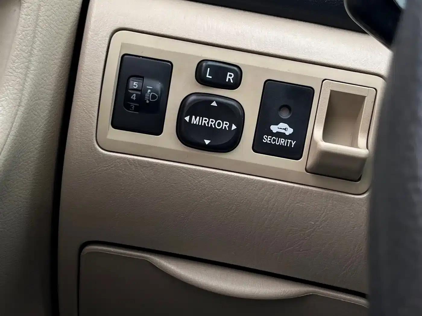Corolla 2013 1.6L Automatic Premium Edition — миниатюра 14
