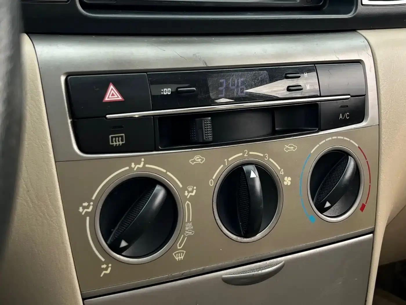 Corolla 2013 1.6L Automatic Premium Edition — миниатюра 16