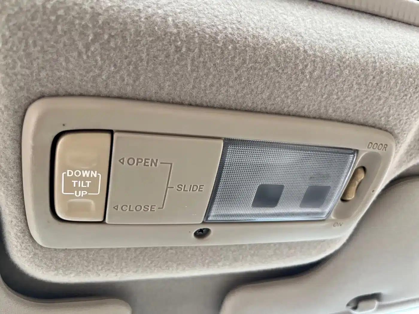 Corolla 2013 1.6L Automatic Premium Edition — миниатюра 18