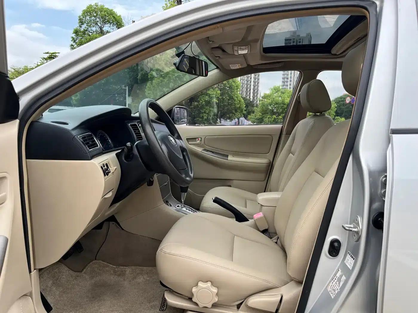 Corolla 2013 1.6L Automatic Premium Edition — миниатюра 4