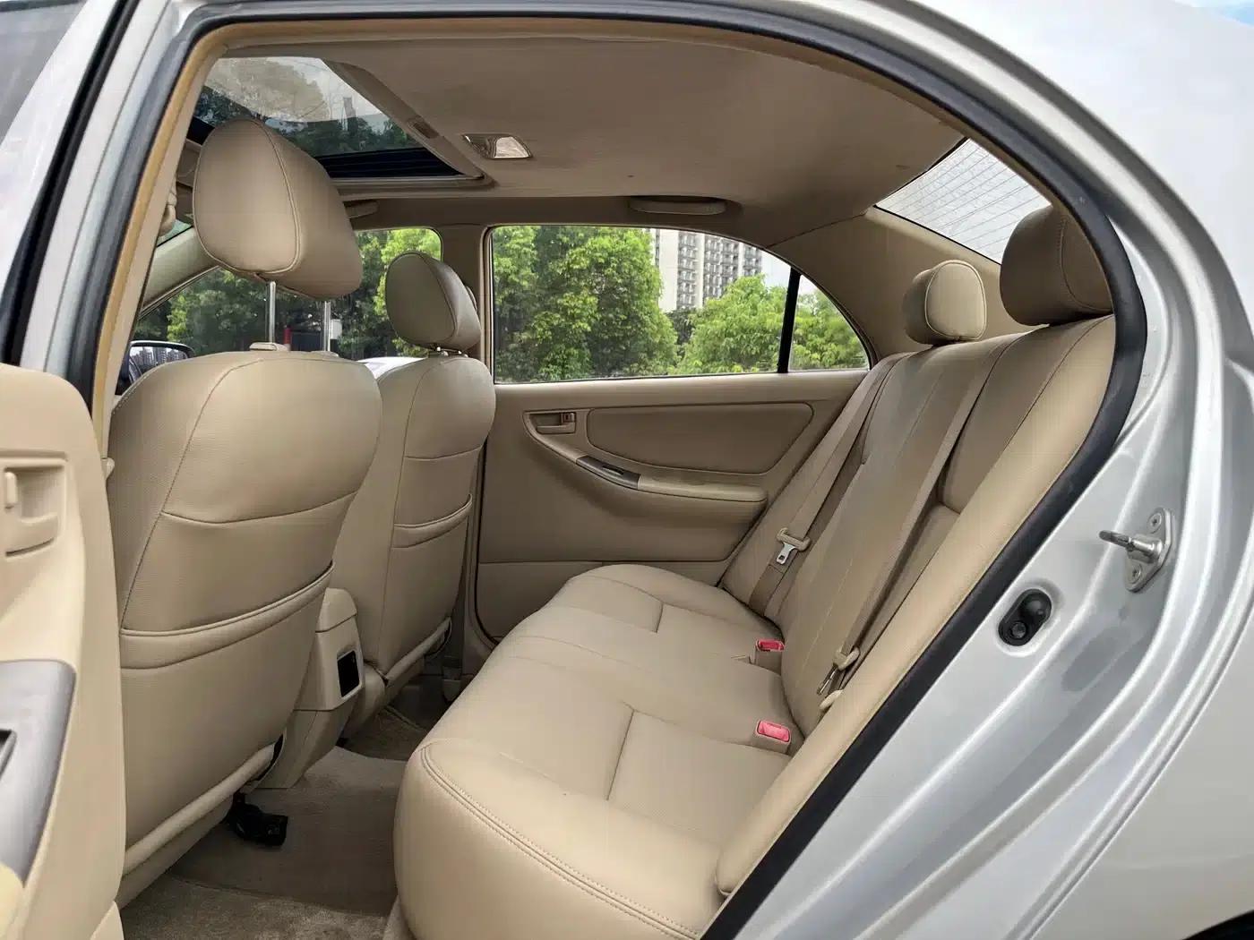 Corolla 2013 1.6L Automatic Premium Edition — миниатюра 6