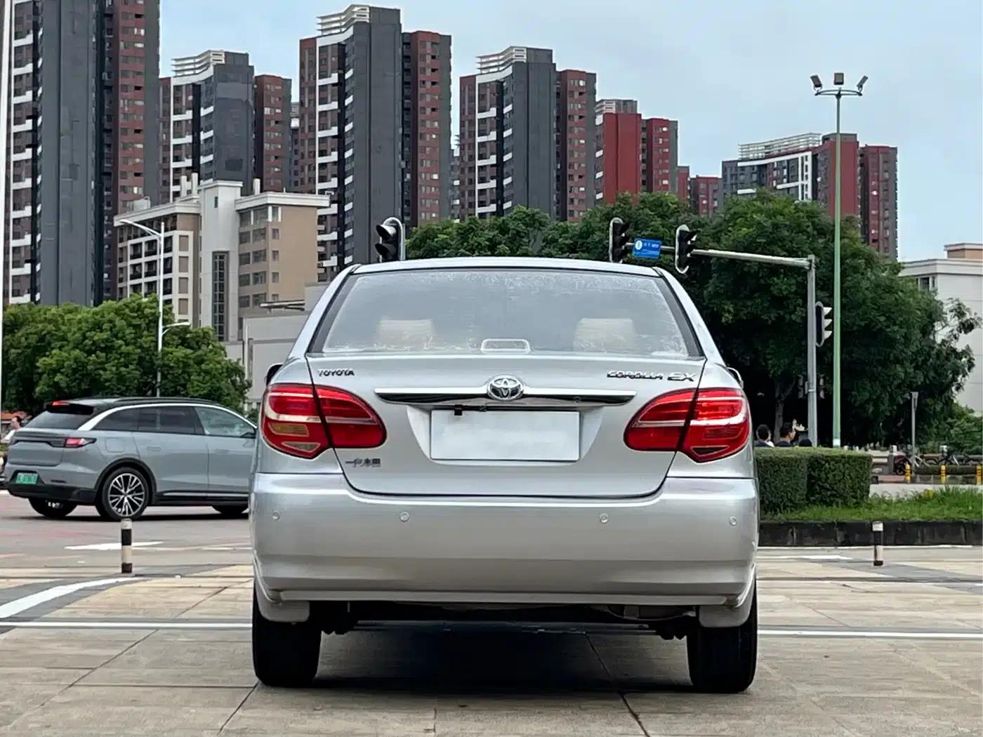 Corolla 2013 1.6L Automatic Premium Edition — миниатюра 8