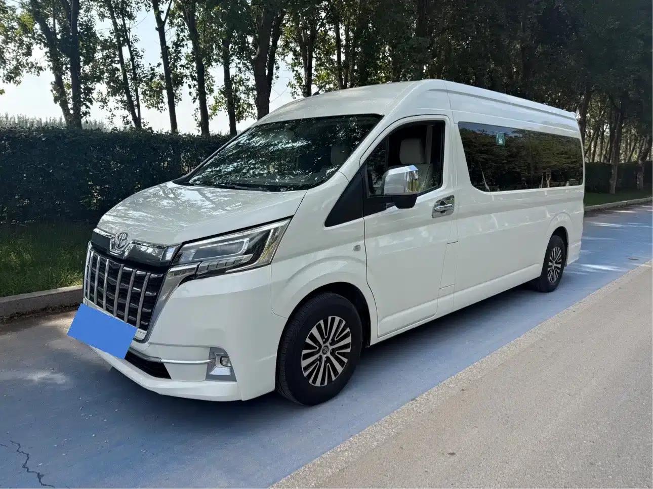 2023 HIACE 3.5L Automatic — миниатюра 1