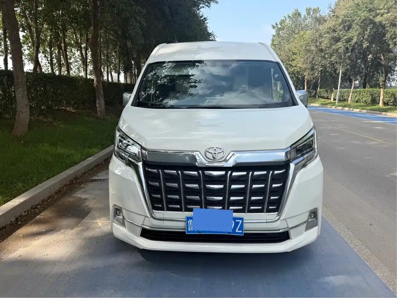 2023 HIACE 3.5L Automatic — миниатюра 2
