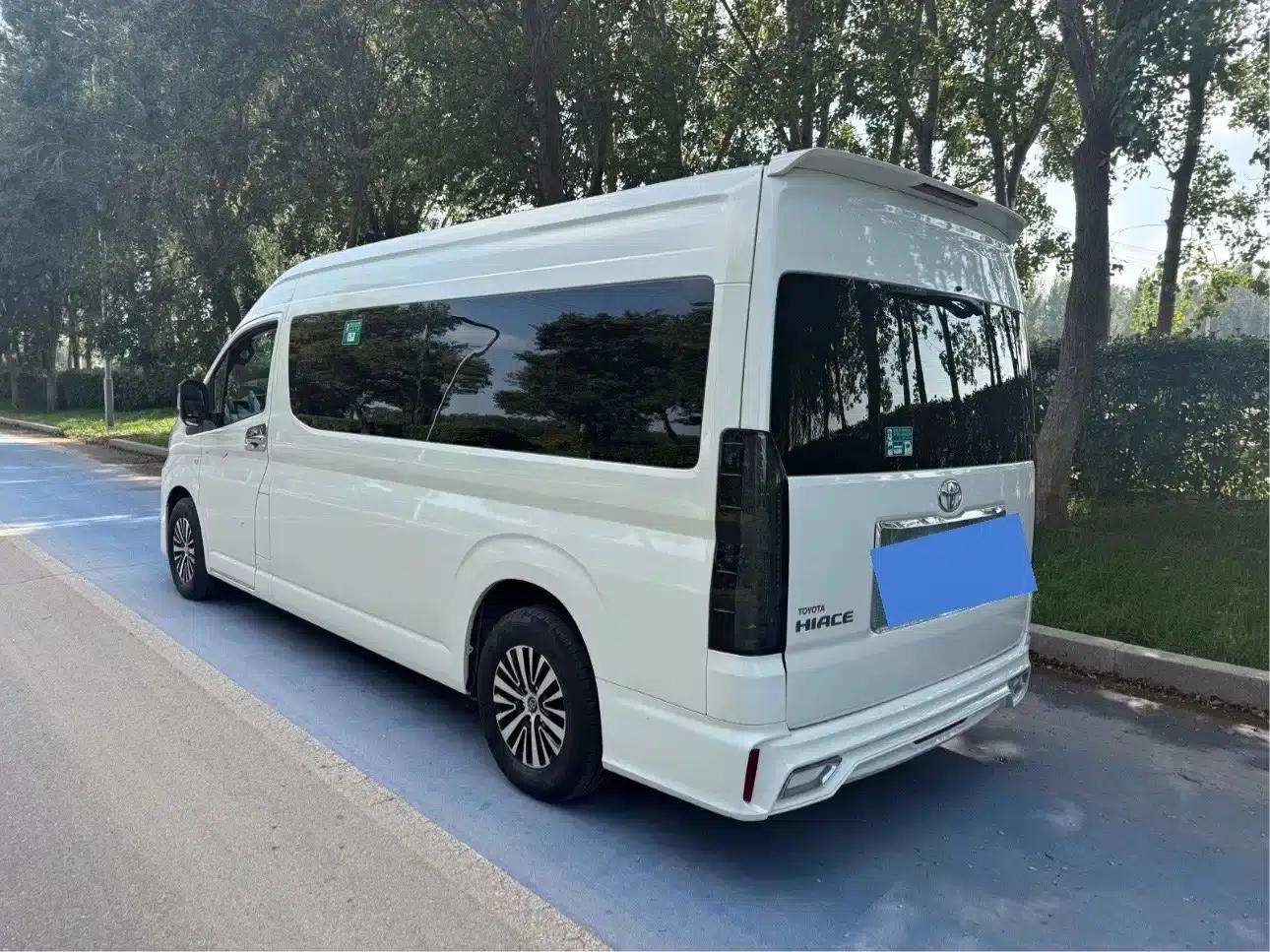 2023 HIACE 3.5L Automatic — миниатюра 4