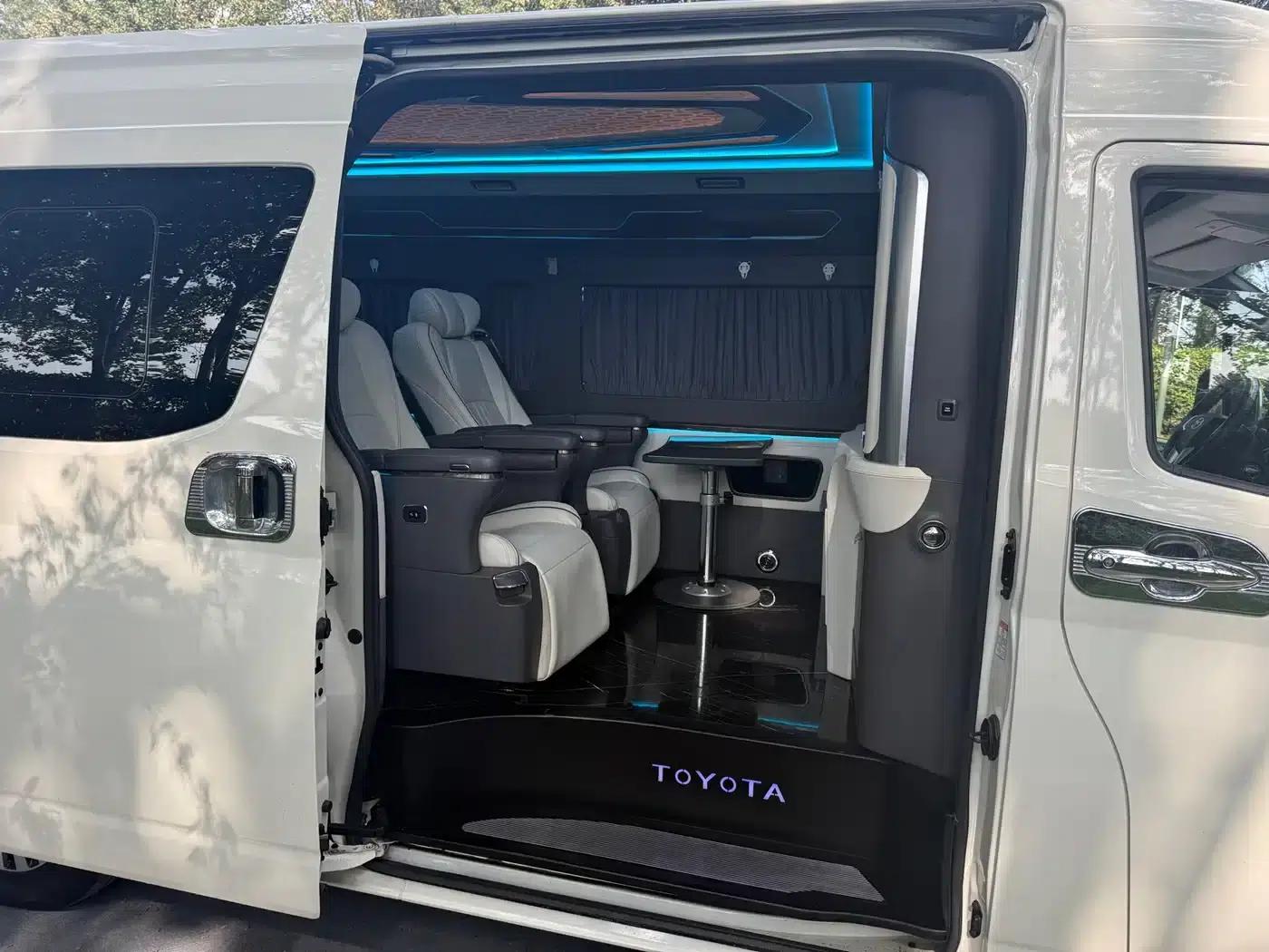 2023 HIACE 3.5L Automatic — миниатюра 7