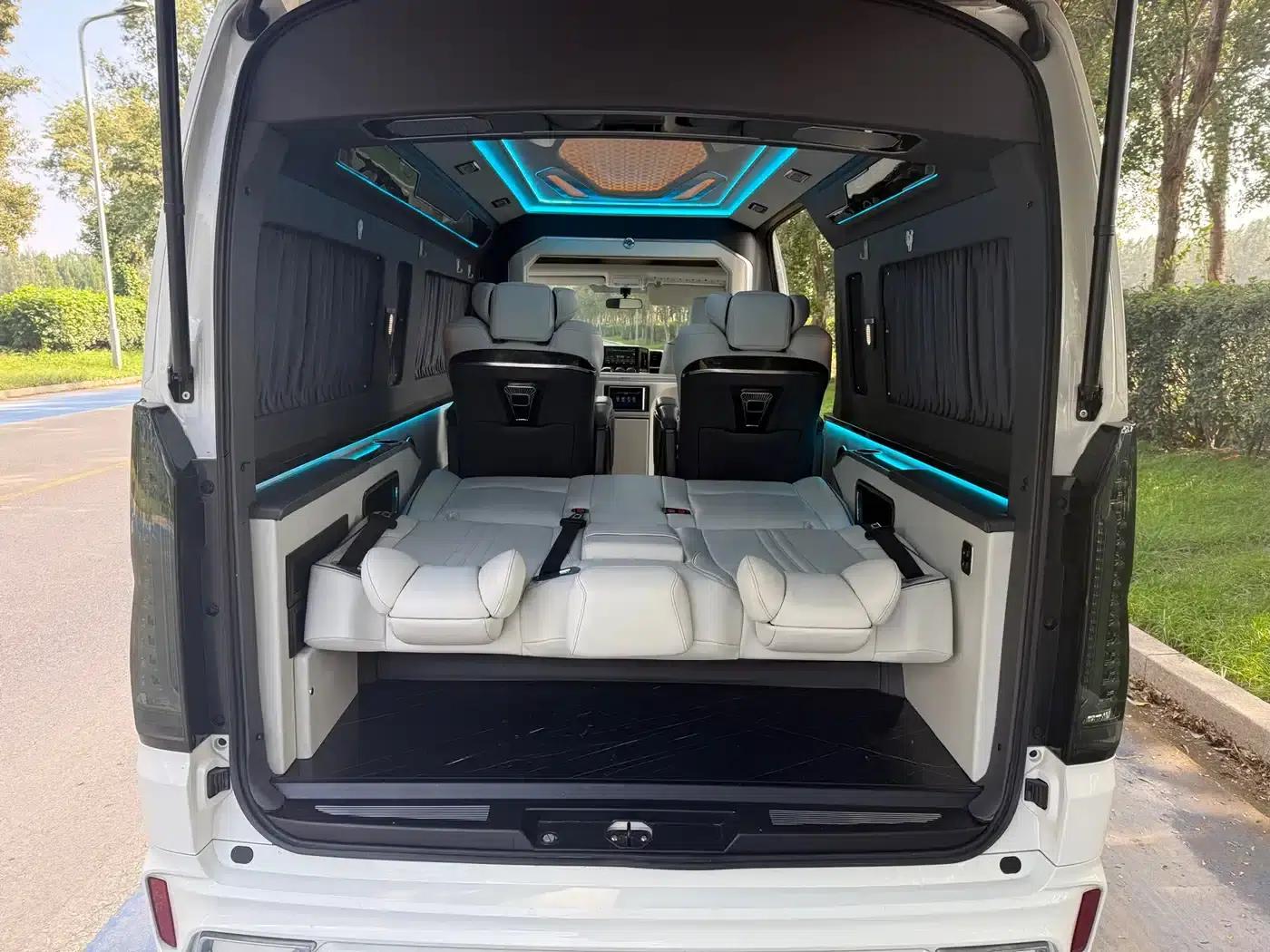 2023 HIACE 3.5L Automatic — миниатюра 8
