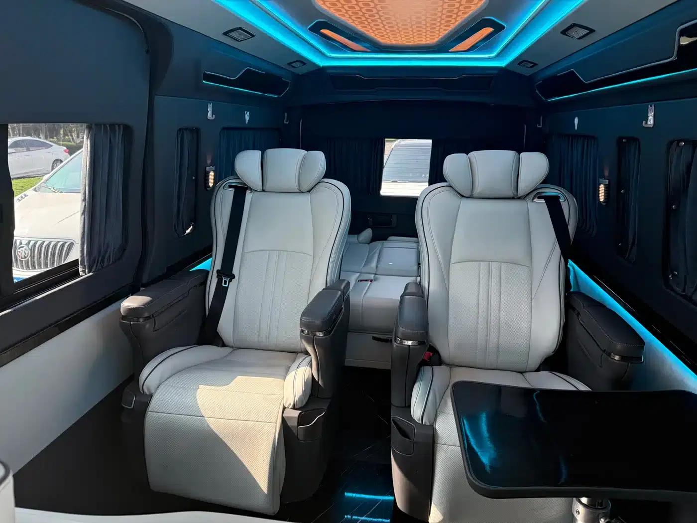2023 HIACE 3.5L Automatic — миниатюра 10
