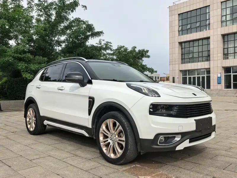 Lynk & Co 01 2017 2.0T 2WD Pro Edition — миниатюра 3