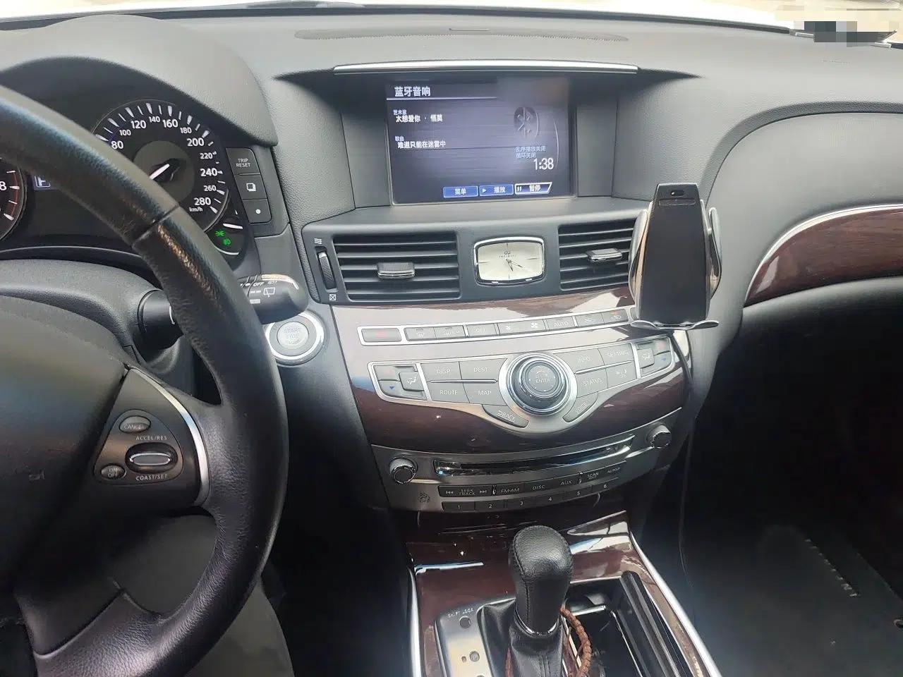 Infiniti Q70 2015 Q70L 2.5L Enjoyment Edition — миниатюра 10