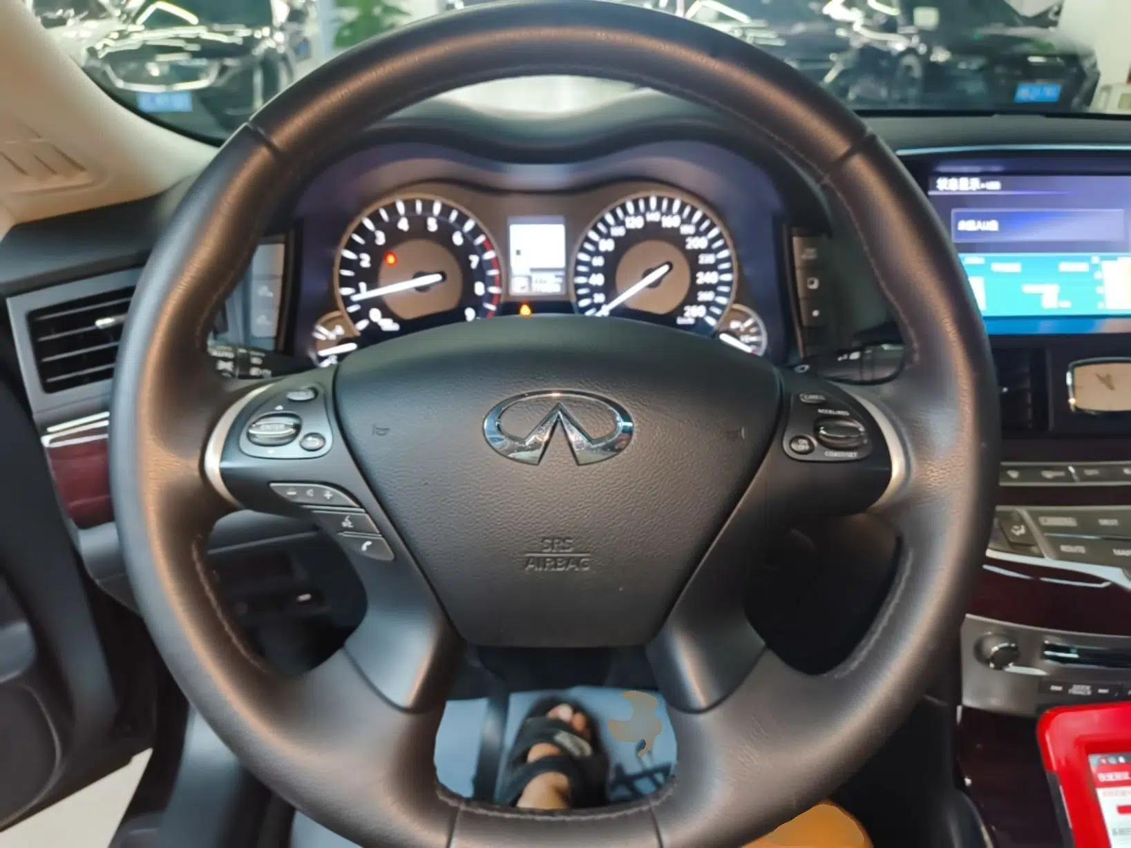 Infiniti Q70 2019 Q70L 2.0T Elite Plus Version — миниатюра 20