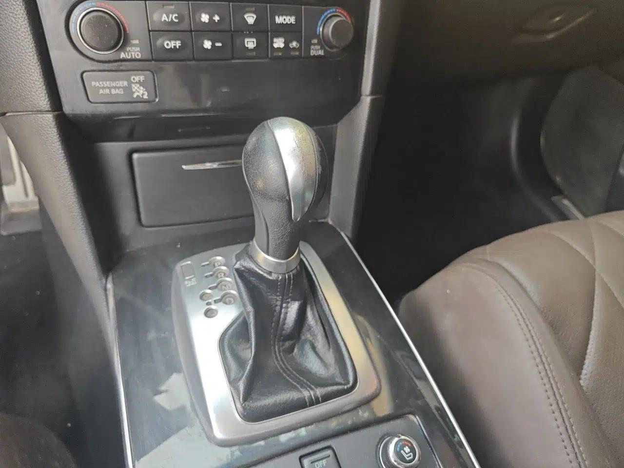 Infiniti QX70 2013 3.7L Standard Edition — миниатюра 14
