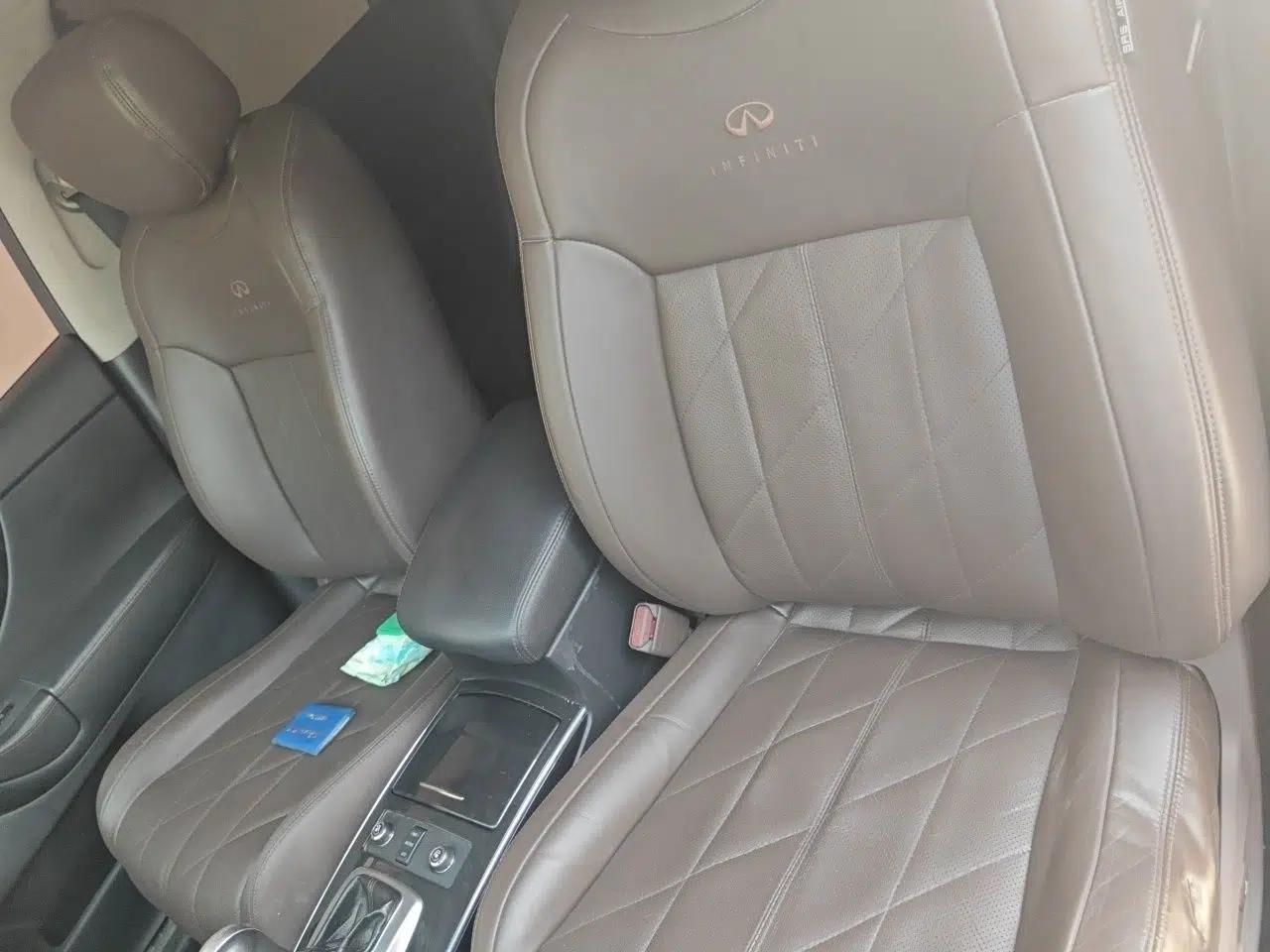 Infiniti QX70 2013 3.7L Standard Edition — миниатюра 15