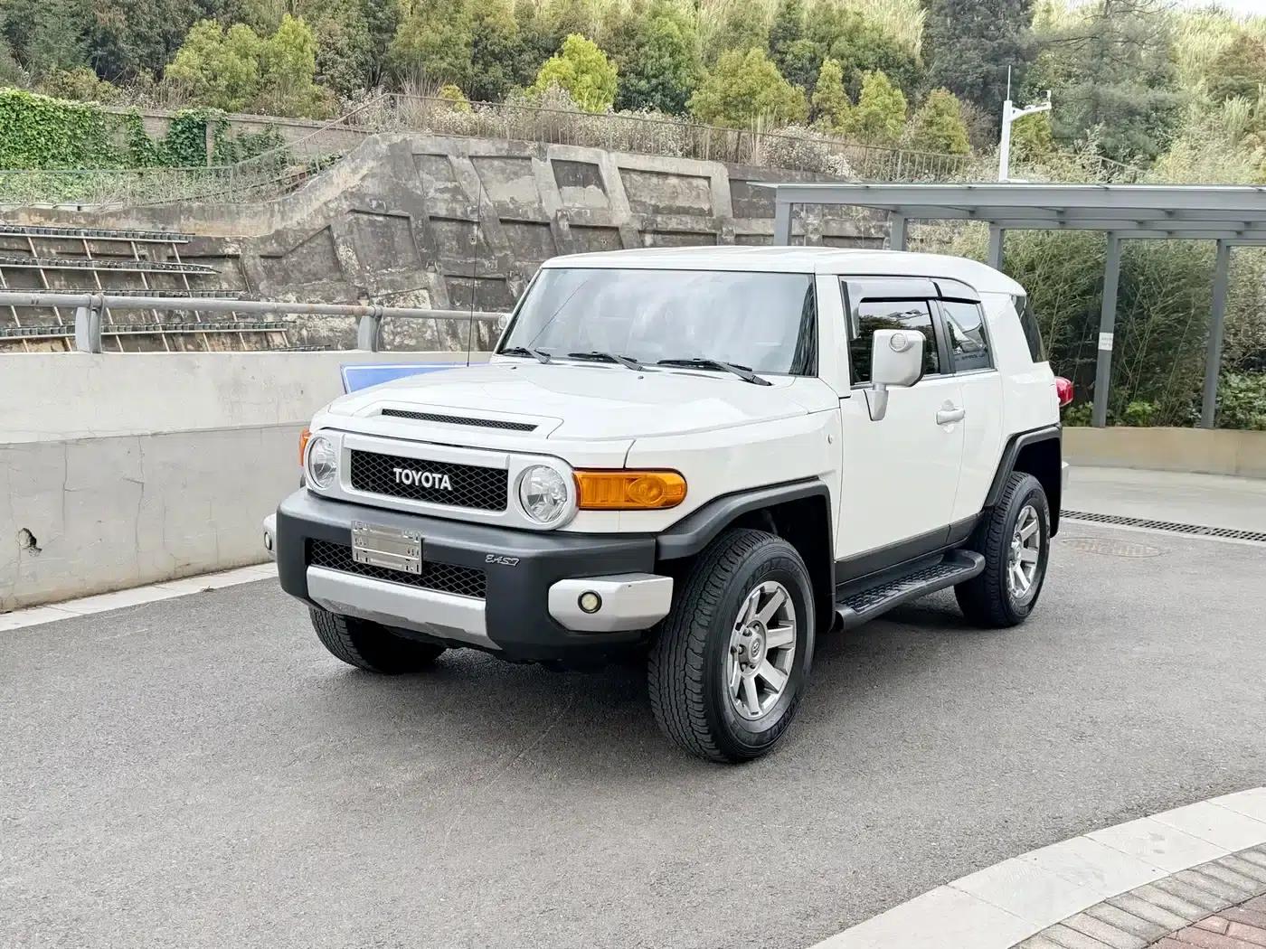 2019 FJ Cruiser 4.0L Middle East Edition — миниатюра 1