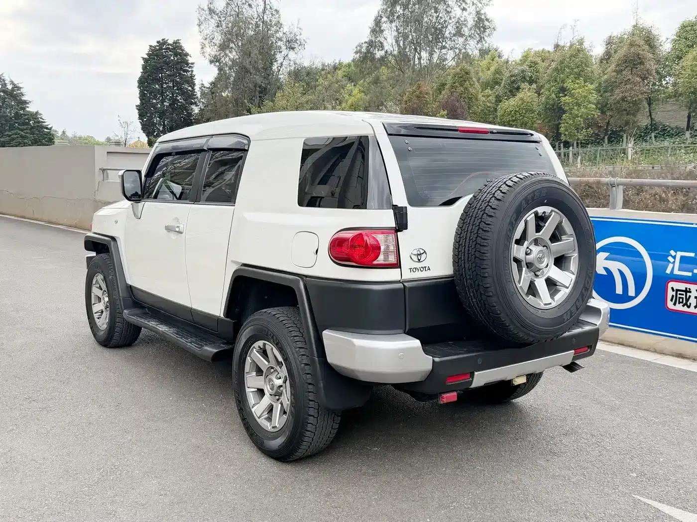 2019 FJ Cruiser 4.0L Middle East Edition — миниатюра 16