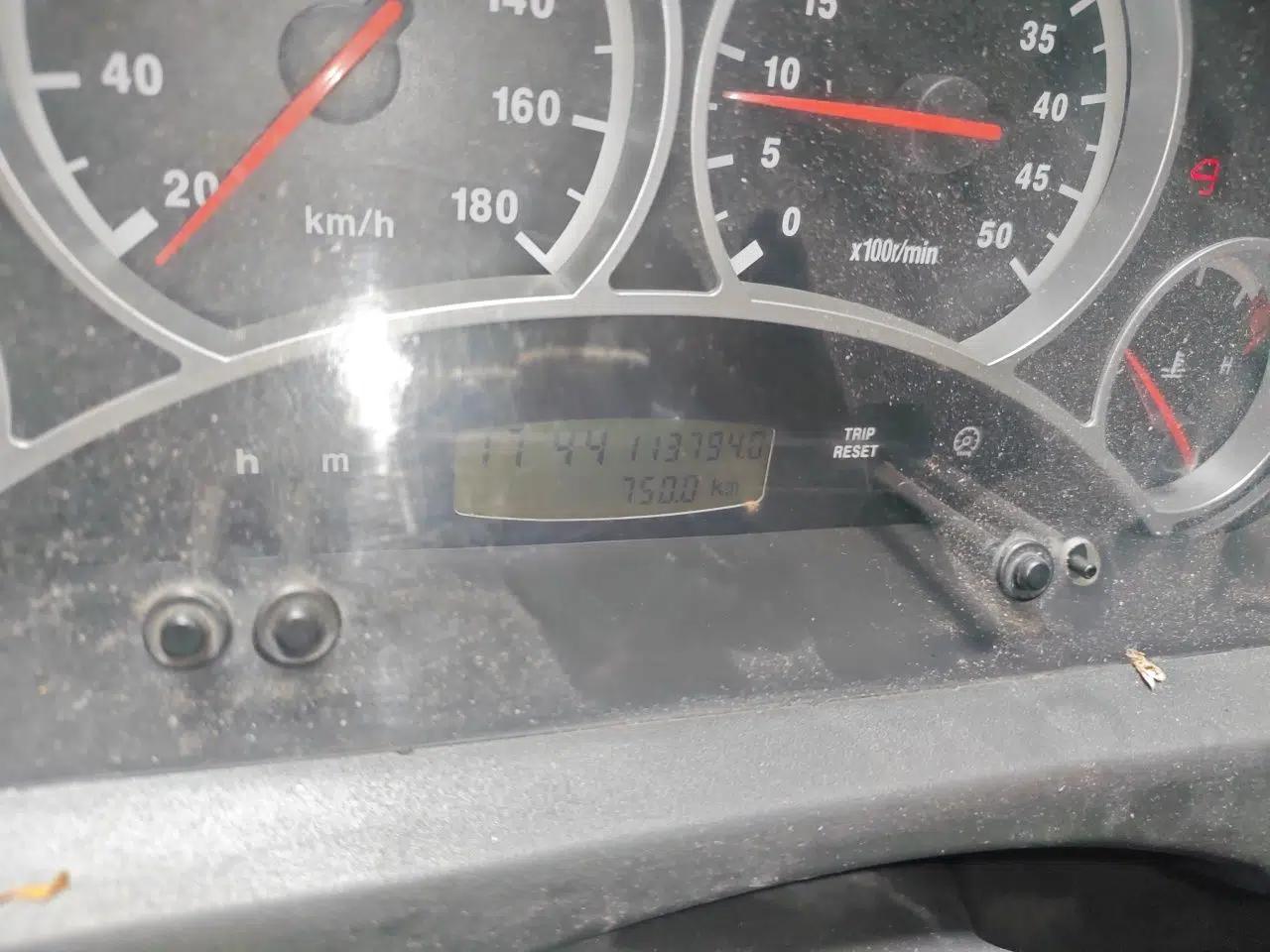 Iveco Power Daily 2013 2.5T manual diesel 5-seater — миниатюра 12