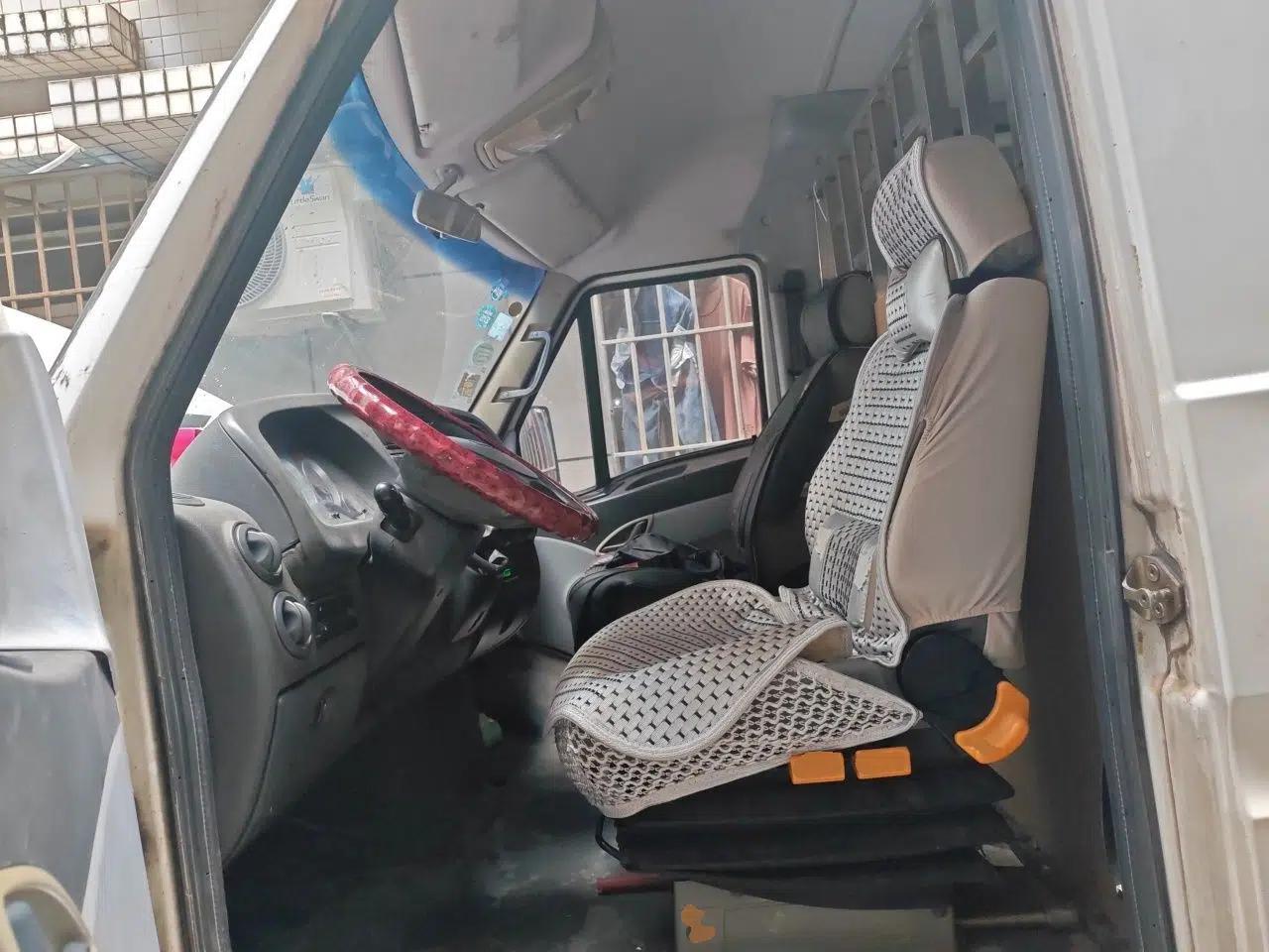 Iveco Power Daily 2013 2.5T manual diesel 5-seater — миниатюра 15