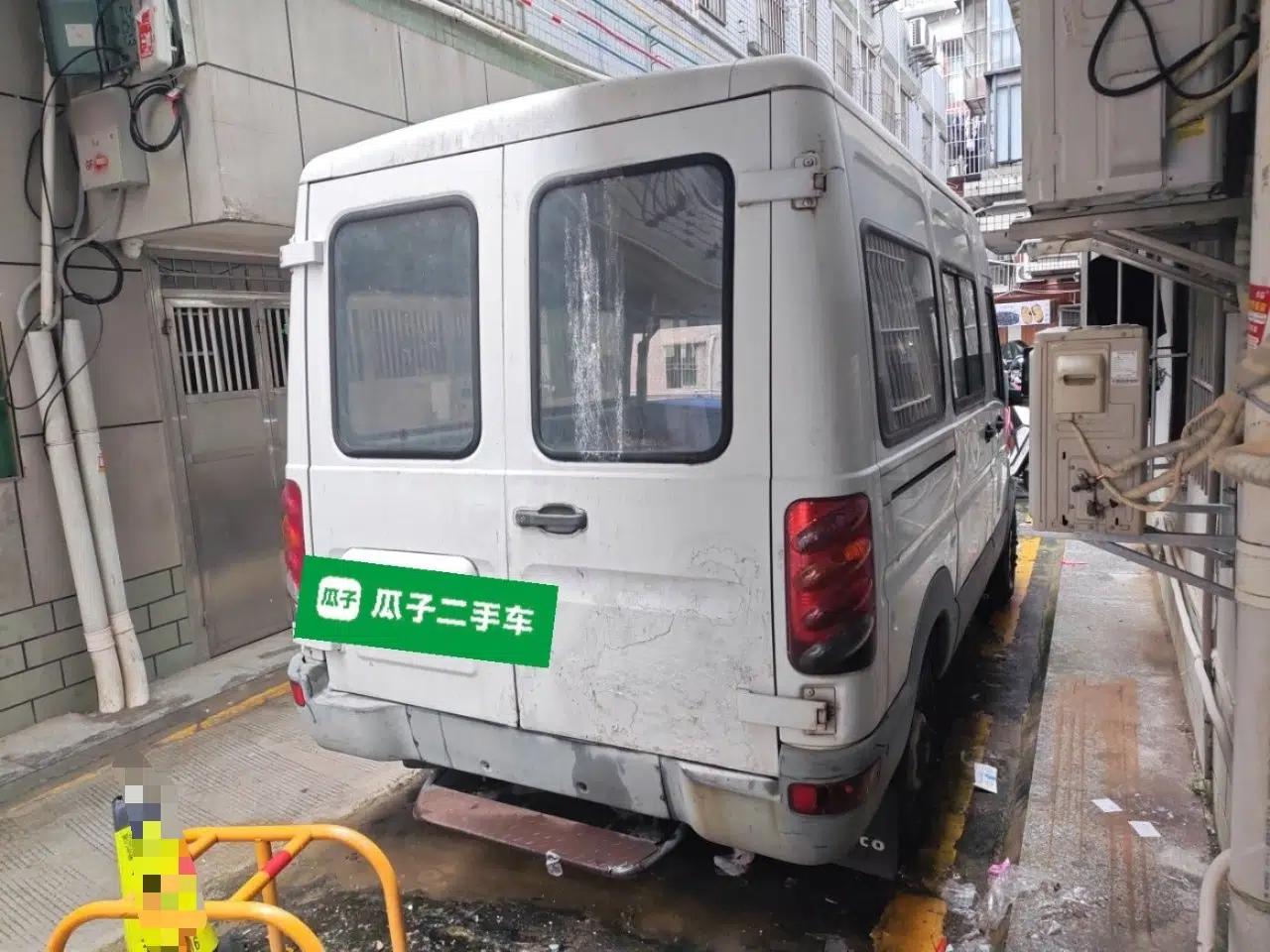 Iveco Power Daily 2013 2.5T manual diesel 5-seater — миниатюра 6