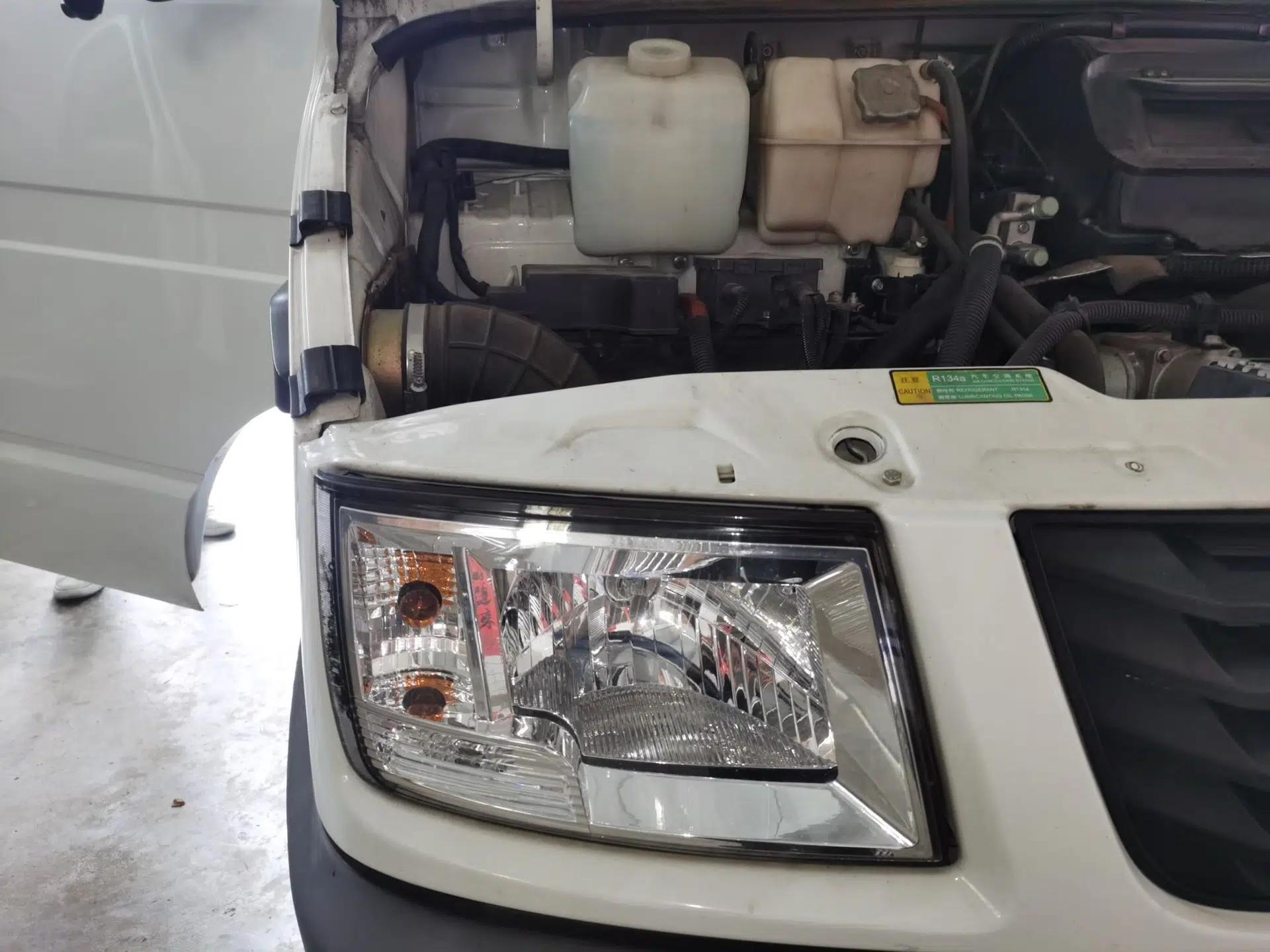 Iveco Daily 2020 2.5T A35 Passenger Van Single-Tire Mid-Roof Design 5-9 Seats China V Emission Standard — миниатюра 7