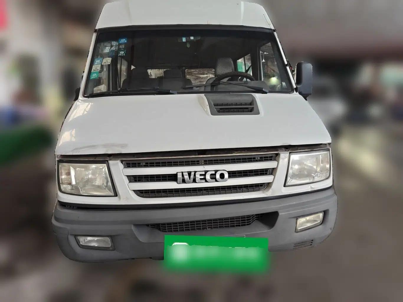 Iveco Daily 2012 2.5T-A35 Logistics Version 1 Mid-Roof — миниатюра 2