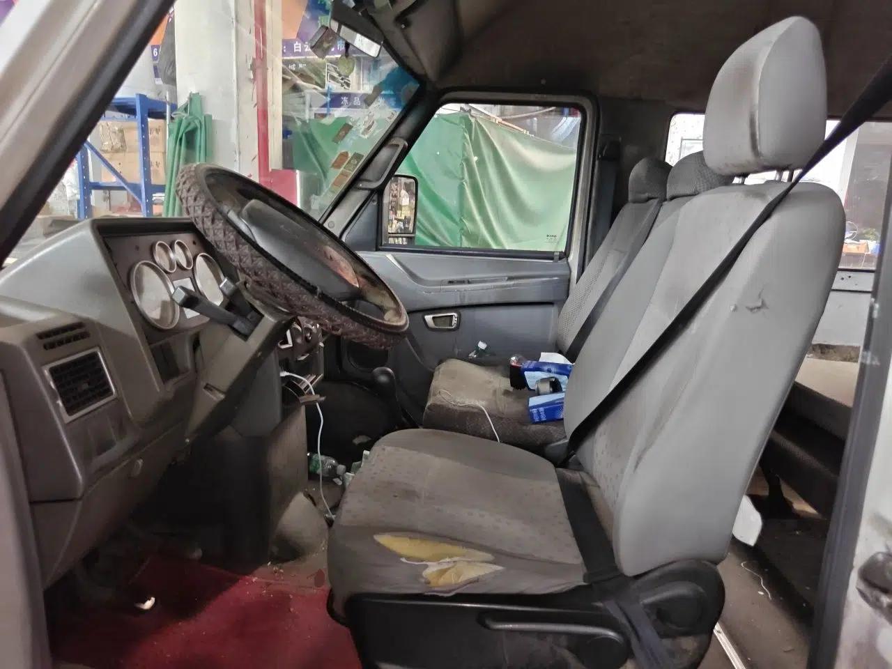 Iveco Daily 2012 2.5T-A35 Logistics Version 1 Mid-Roof — миниатюра 15