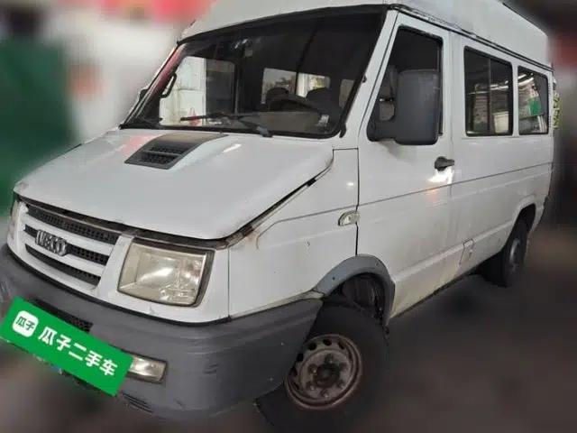 Iveco Daily 2012 2.5T-A35 Logistics Version 1 Mid-Roof