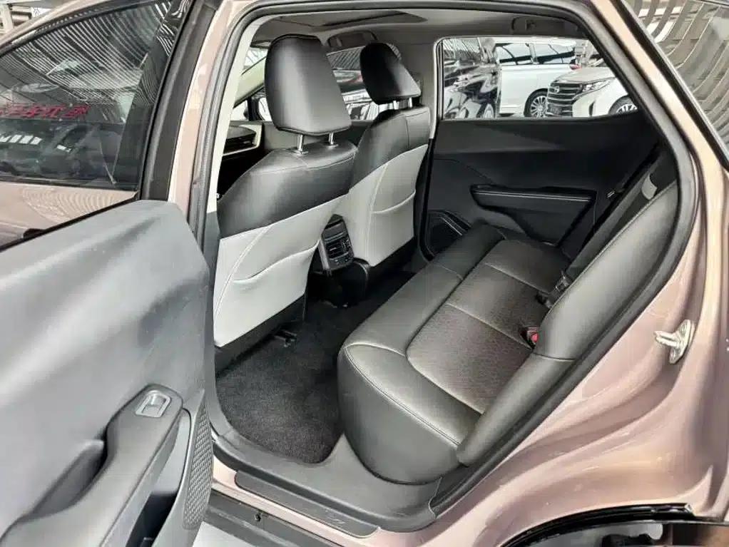 Toyota bZ3 2023 model, 616km long range Premium — миниатюра 7