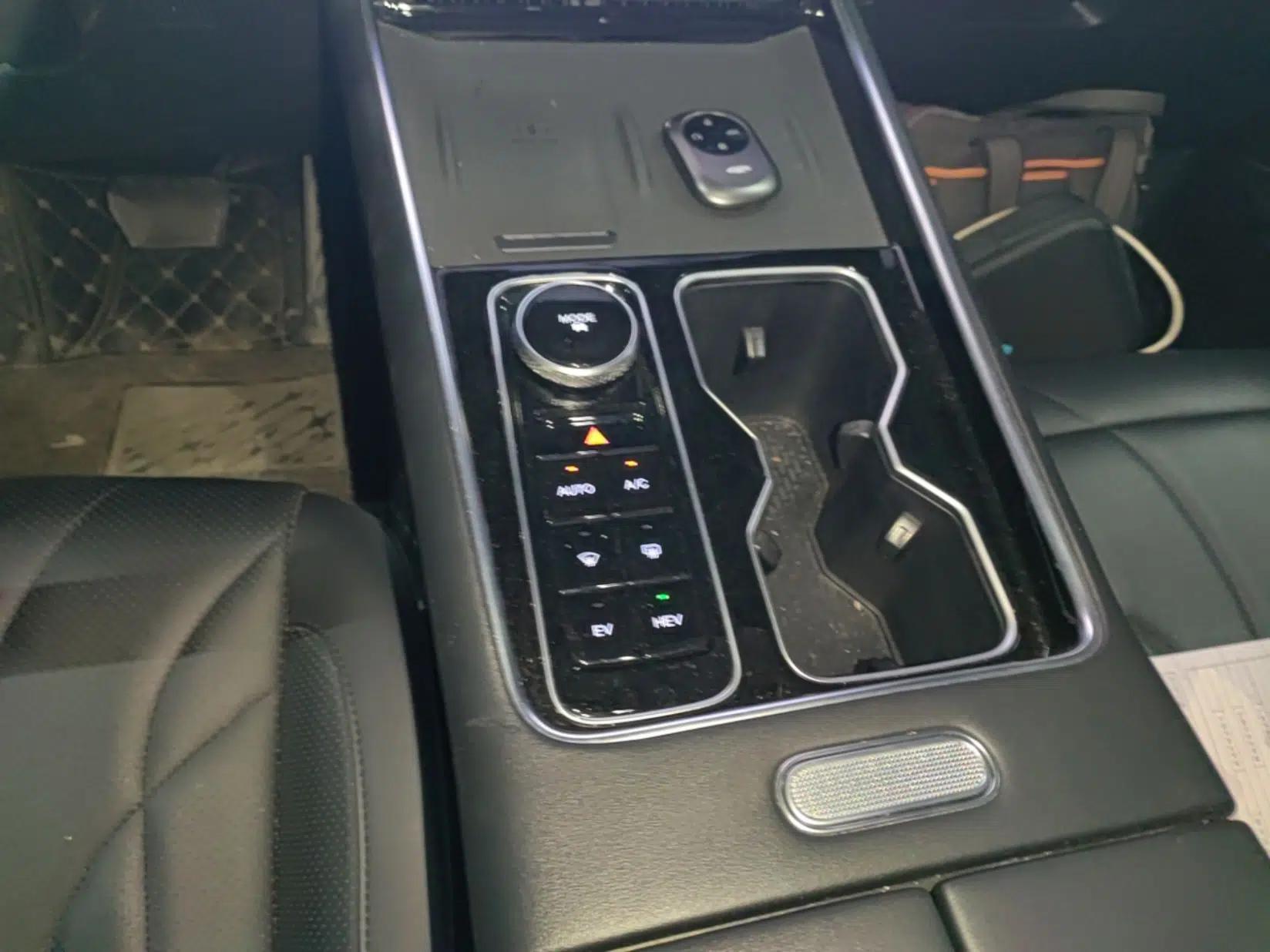 Chery Fengyun T9 2024 120 Long-Range Flagship Version 7 Seats Ternary Lithium — миниатюра 16