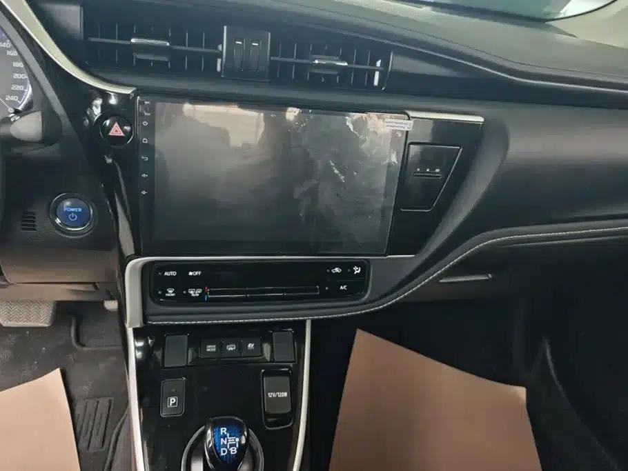 Corolla Hybrid E+ 2020 1.8L E-CVT Comfort Edition — миниатюра 13