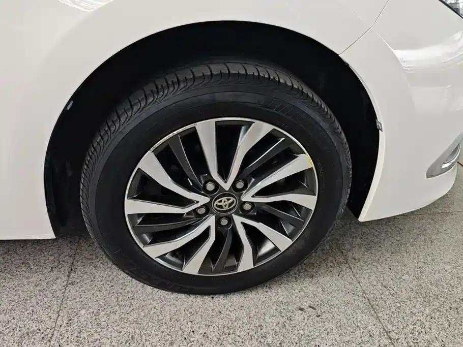 Corolla Hybrid E+ 2020 1.8L E-CVT Comfort Edition — миниатюра 6