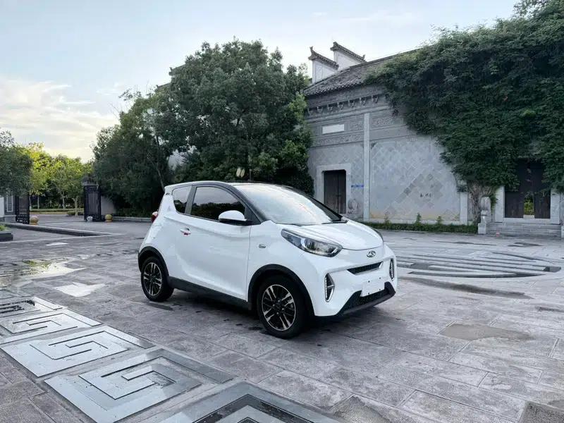 Little Ant 2022 Model, Sweet Pink (Half-Sugar) Lithium Iron Phosphate, 29.2kWh, 30kW, 301km/h — миниатюра 3