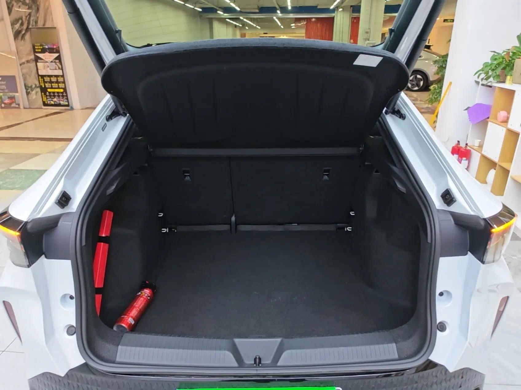 Volkswagen ID.UNYX 2024 Revised Pro Long-Range Version — миниатюра 22