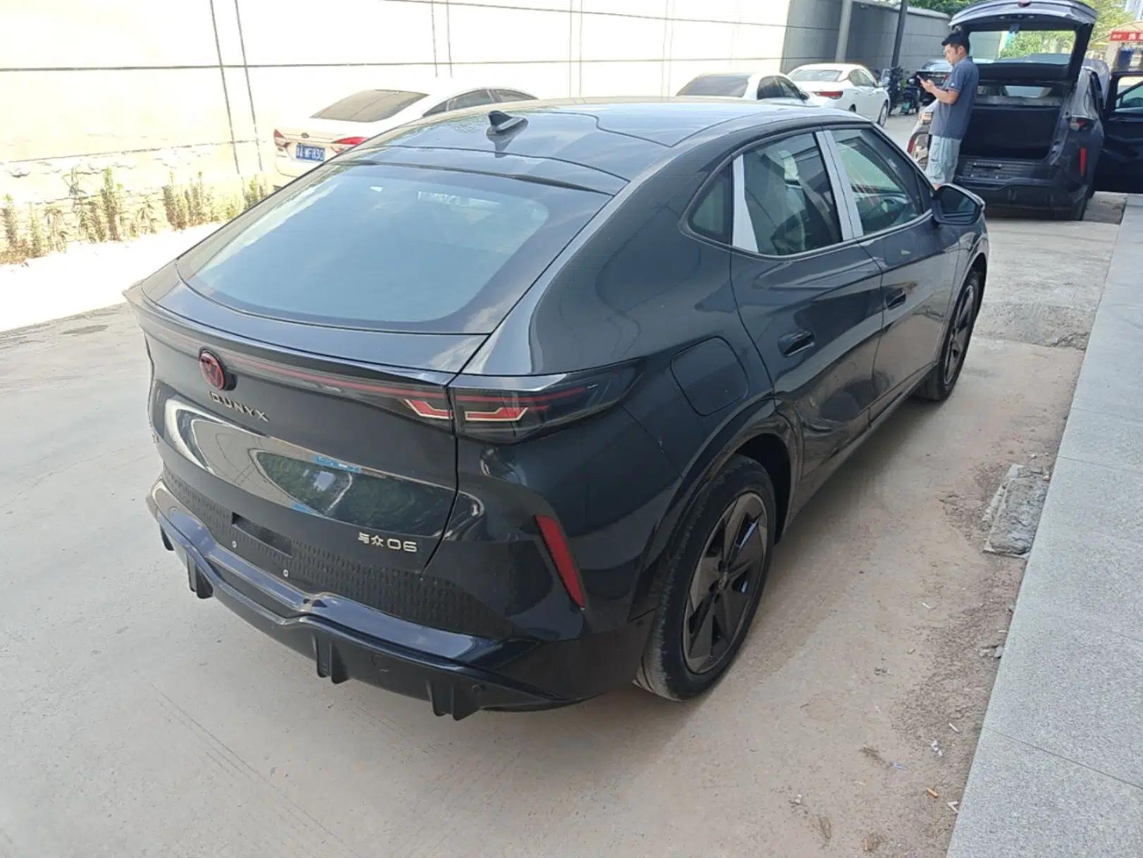 Volkswagen ID.UNYX 2025 Pure Model — миниатюра 6