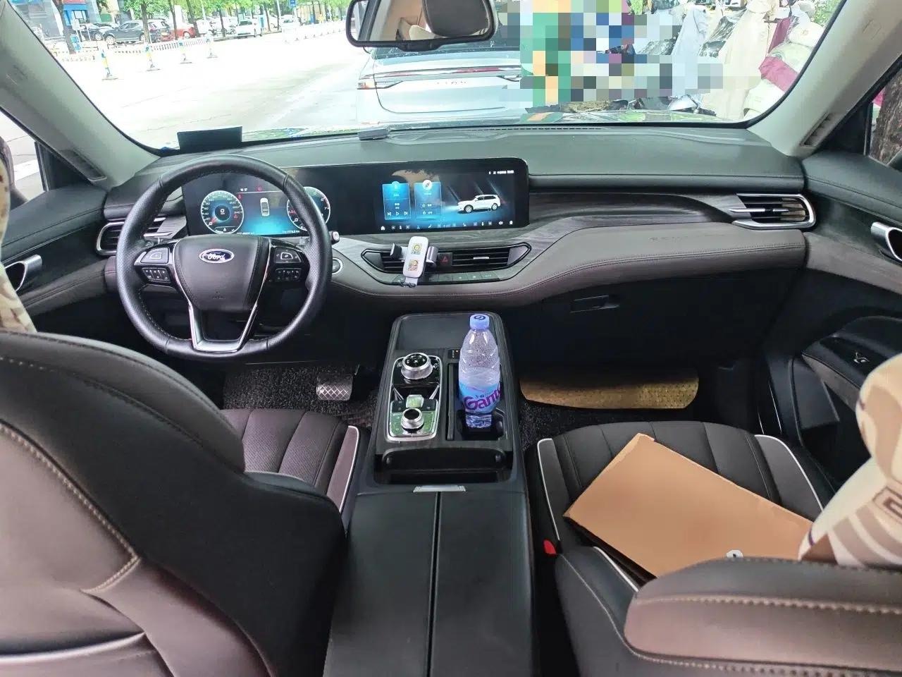 Ford Equator 2023 EcoBoost 225 Premier 7-Seater (2/3/2) — миниатюра 9