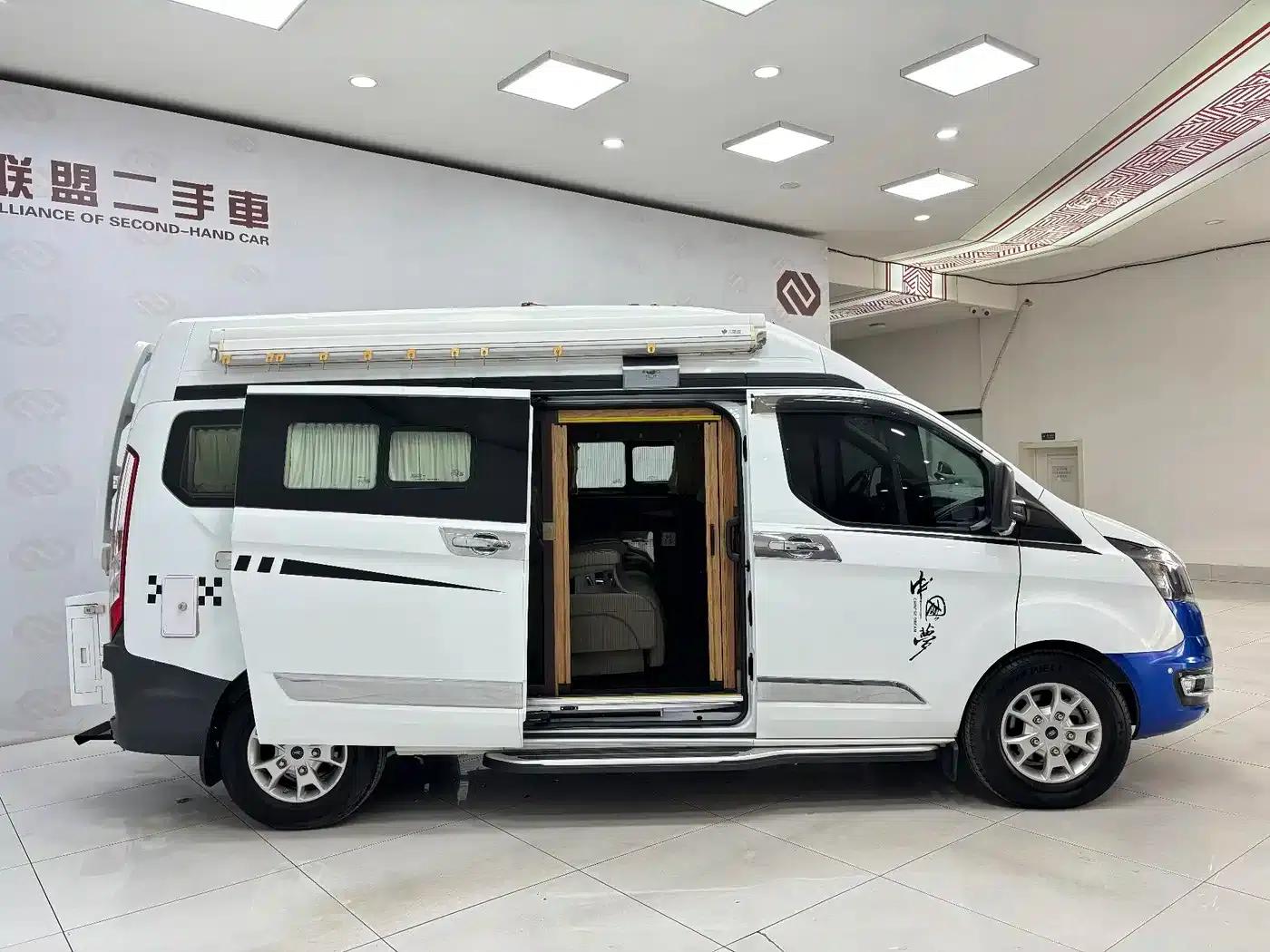 Ford Transit 2019 2.0T Gasoline Automatic Commercial Travel Model, Mid-Wheelbase, Mid-Roof, 7 Seats, China VI Emission Standard — миниатюра 4