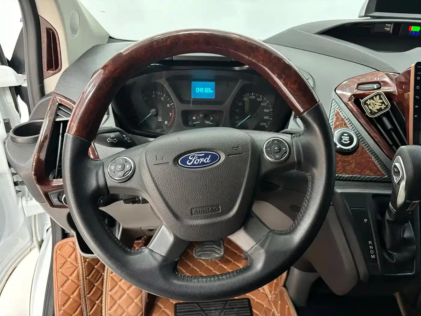 Ford Transit 2019 2.0T Gasoline Automatic Commercial Travel Model, Mid-Wheelbase, Mid-Roof, 7 Seats, China VI Emission Standard — миниатюра 10