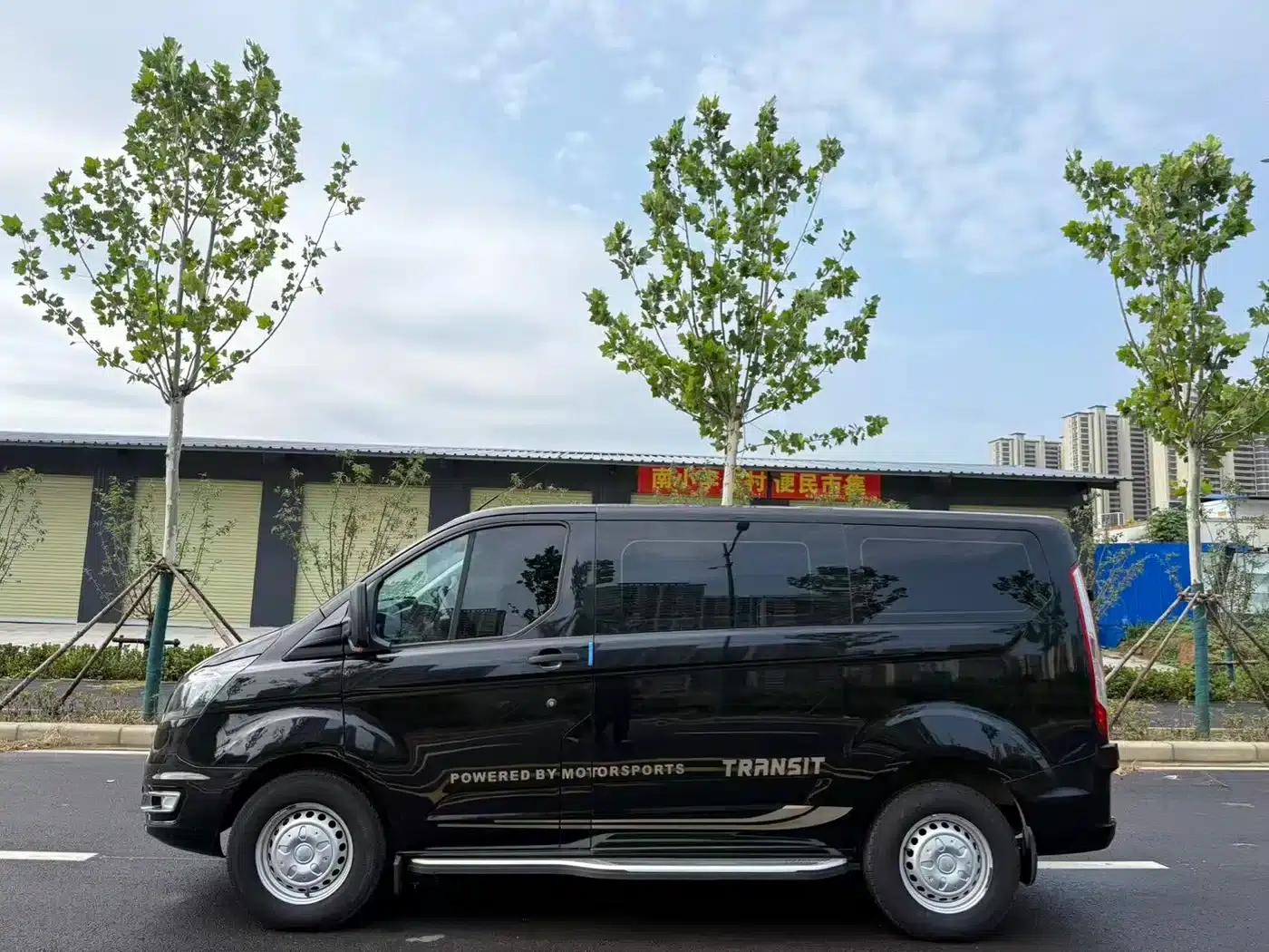 Ford Transit 2019 2.0T Diesel Multi-functional Commercial Vehicle, Short Wheelbase, Low Roof, 6 Seats, China VI Emission Standard — миниатюра 5
