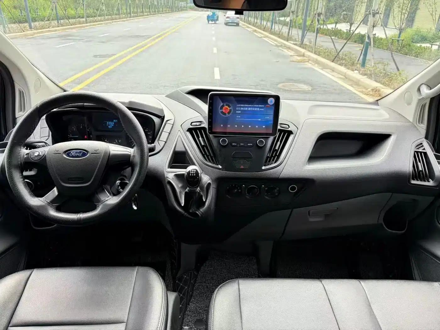 Ford Transit 2019 2.0T Diesel Multi-functional Commercial Vehicle, Short Wheelbase, Low Roof, 6 Seats, China VI Emission Standard — миниатюра 9