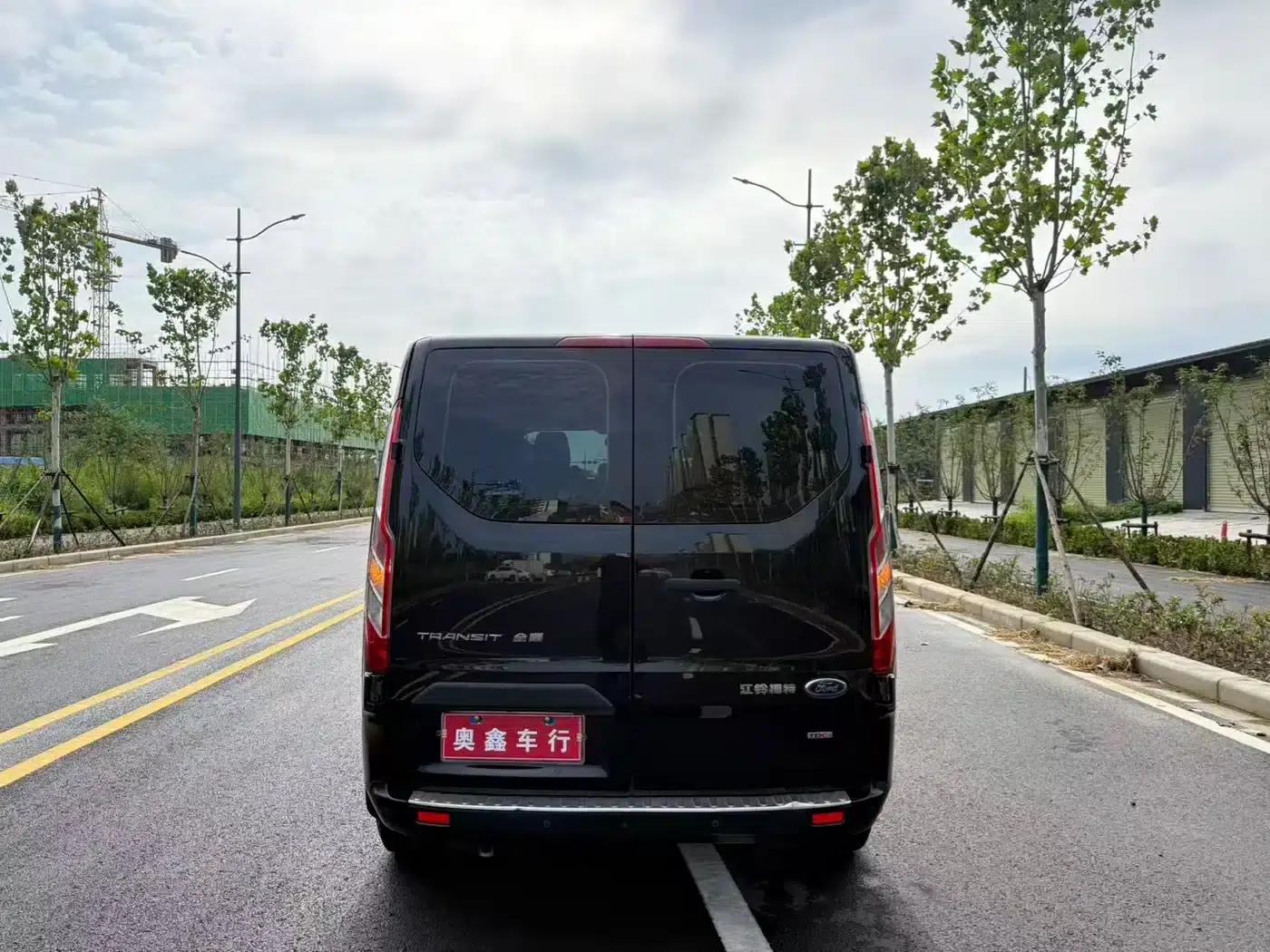 Ford Transit 2019 2.0T Diesel Multi-functional Commercial Vehicle, Short Wheelbase, Low Roof, 6 Seats, China VI Emission Standard — миниатюра 10