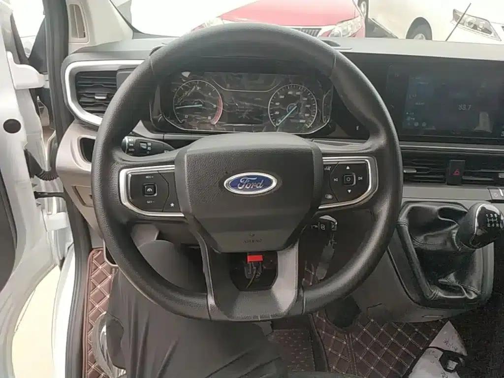 Ford Transit 2023 2.0T Diesel Manual Multi-functional Commercial Vehicle, Short Wheelbase, Low Roof, 5/6 Seats — миниатюра 11