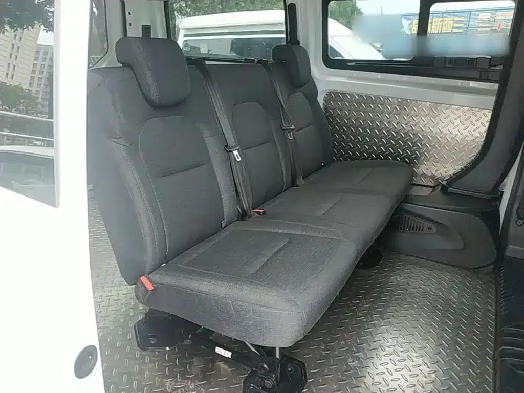 Ford Transit 2023 2.0T Diesel Manual Multi-functional Commercial Vehicle, Short Wheelbase, Low Roof, 5/6 Seats — миниатюра 17